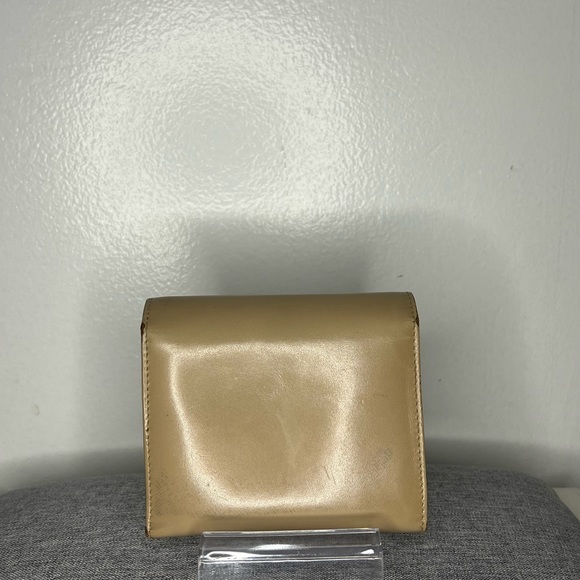 Authentic Prada Vernis Beige Trifold - Picture 3 of 14